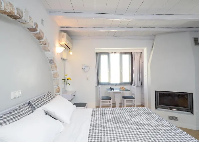 Santa Katerina Apartments & Studios